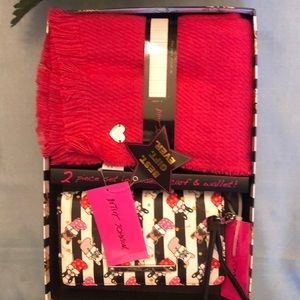 Betsey Johnson Scarf and Wallet boxed set Red New in gift box